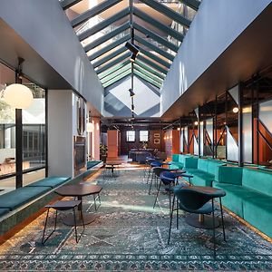 Amora Hotel Riverwalk Melbourne